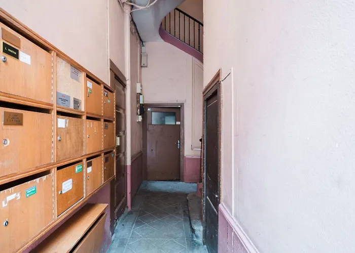 Bright, Relaxing City-Centre Apartment Ail